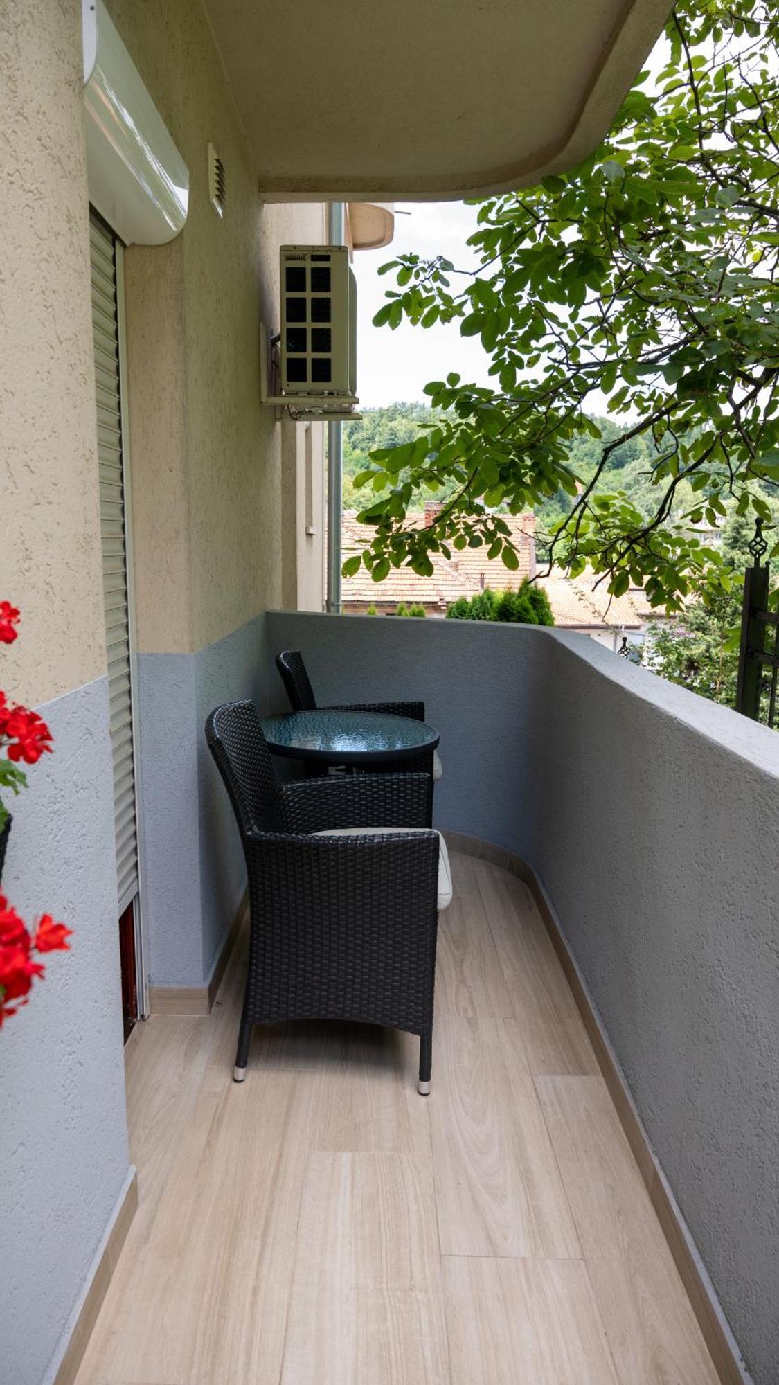 Apartments Biser วรินรัชกา บานยา ภายนอก รูปภาพ