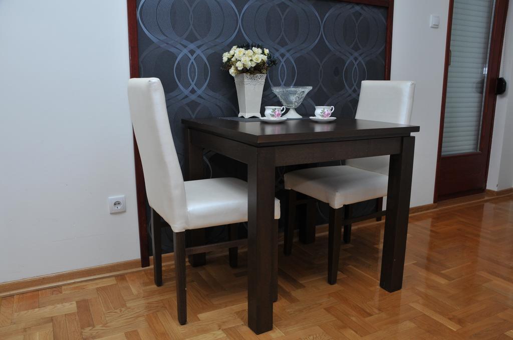 Apartments Biser วรินรัชกา บานยา ภายนอก รูปภาพ