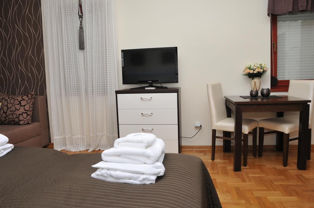 Apartments Biser วรินรัชกา บานยา ภายนอก รูปภาพ