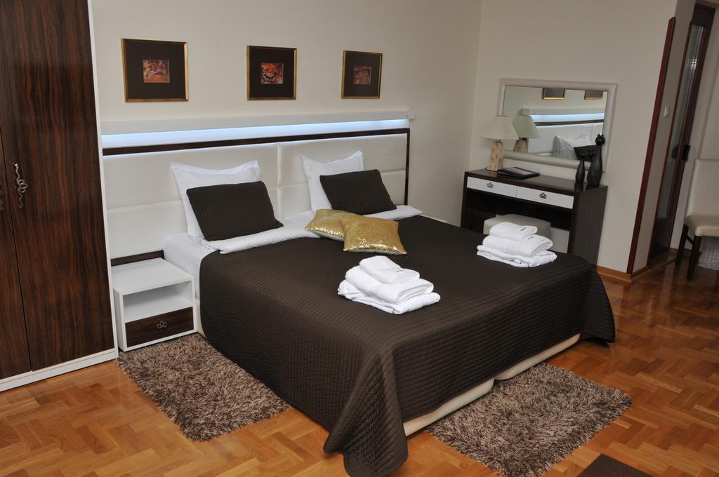 Apartments Biser วรินรัชกา บานยา ภายนอก รูปภาพ