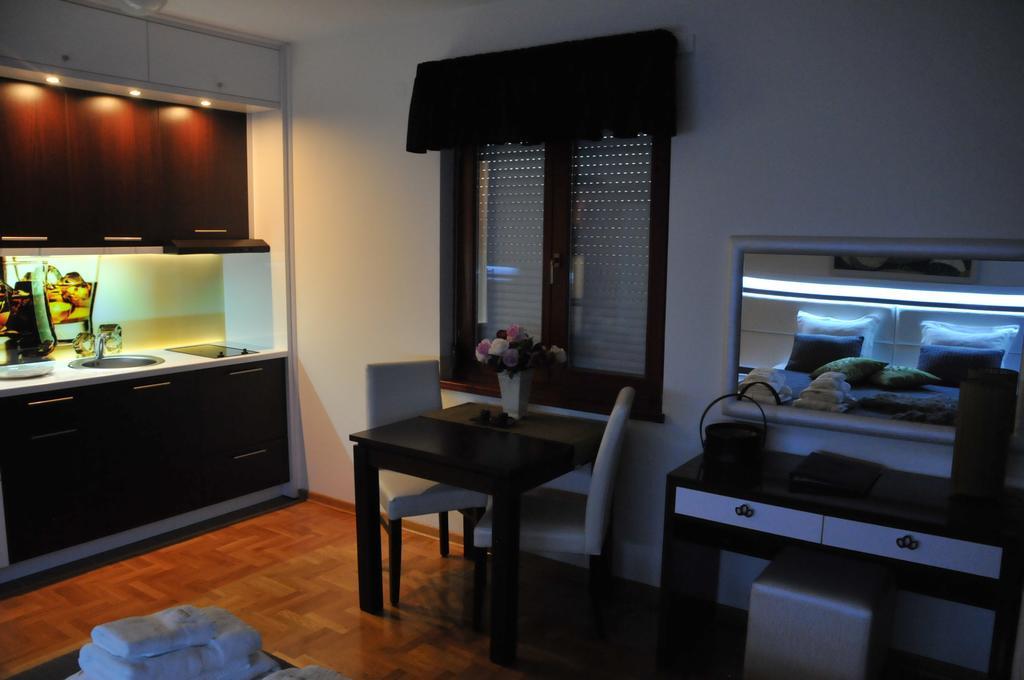 Apartments Biser วรินรัชกา บานยา ภายนอก รูปภาพ