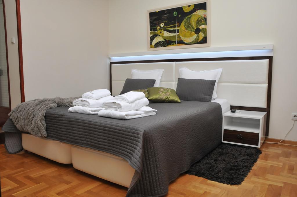Apartments Biser วรินรัชกา บานยา ภายนอก รูปภาพ
