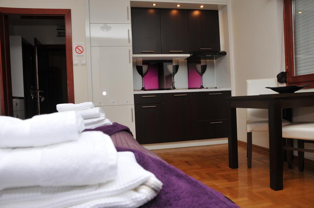 Apartments Biser วรินรัชกา บานยา ภายนอก รูปภาพ