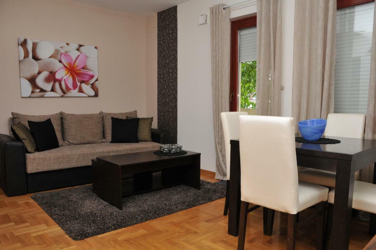 Apartments Biser วรินรัชกา บานยา ภายนอก รูปภาพ